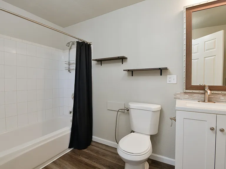 1702 S G St — Photo 15