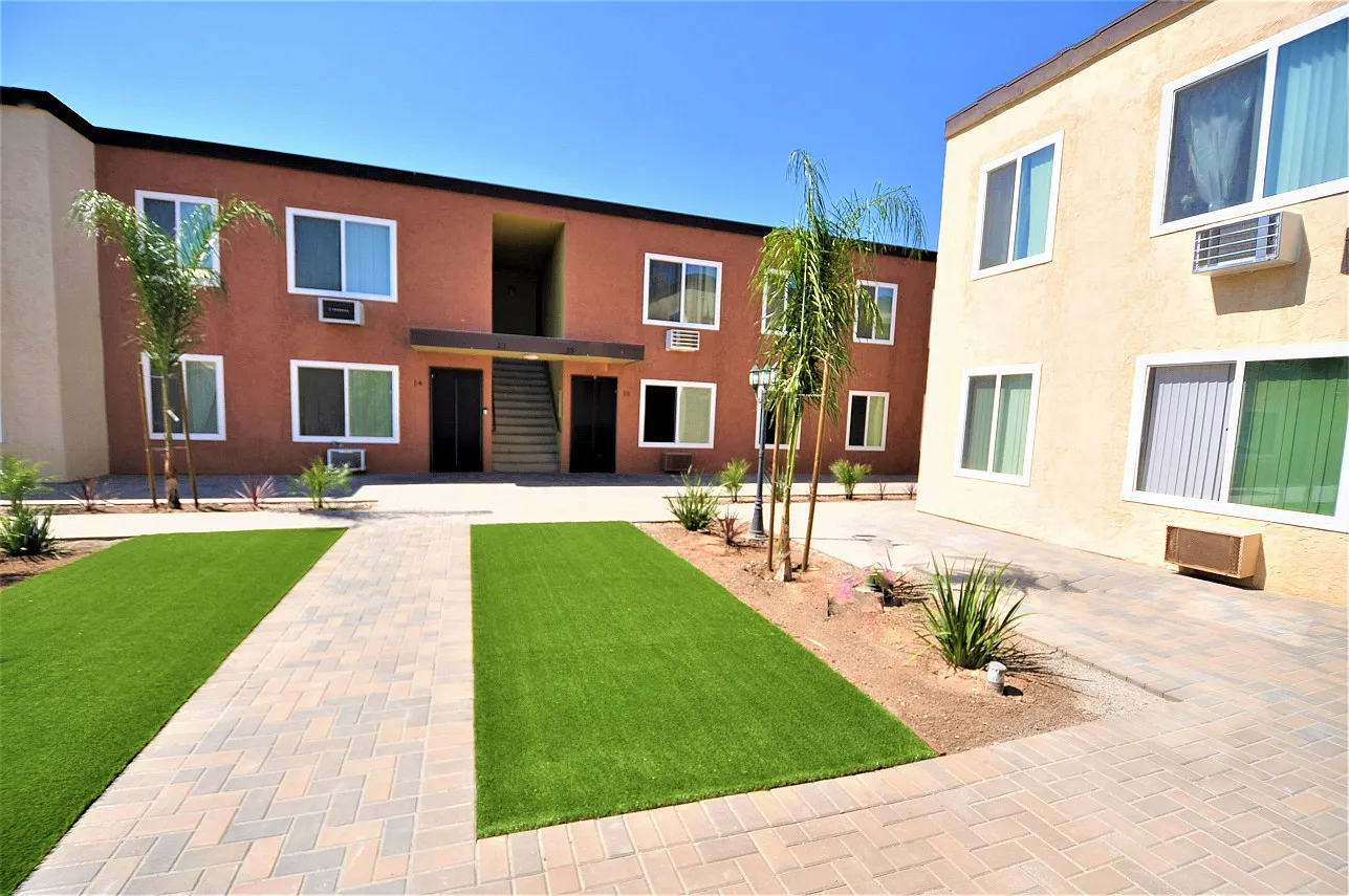 Village Green Apartments — Photo 4