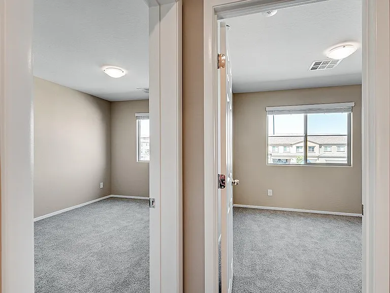 6238 Mavora Lakes St — Photo 34
