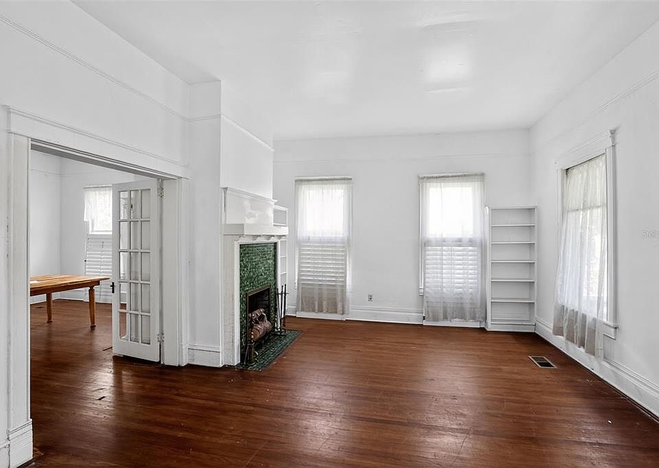 19th image of 4309 Lafayette St