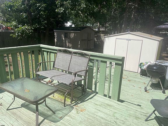 4th image of 417 S Xanthus Ave
