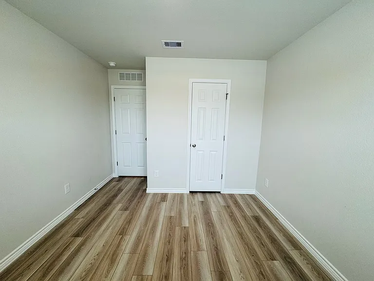 1645 Pleasant Dr — Photo 18