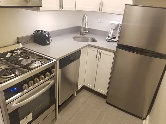 Rented by Manhattan Apartment Organization | media 20