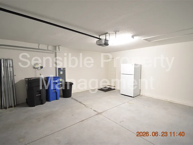13021 Meadow Pond Pl — Photo 40