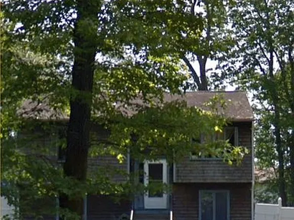 215 Canal St, Westerly, RI 02891