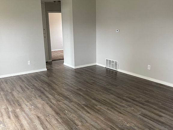 2nd image of 1235 Vandenberg Ave