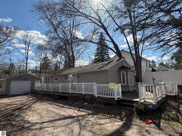 1109 W Pickard St, Mount Pleasant, MI 48858