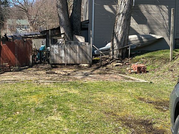 4th image of 809 N 1st St