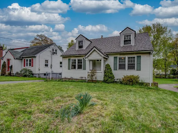 21 Wilfred St, West Hartford, CT 06110