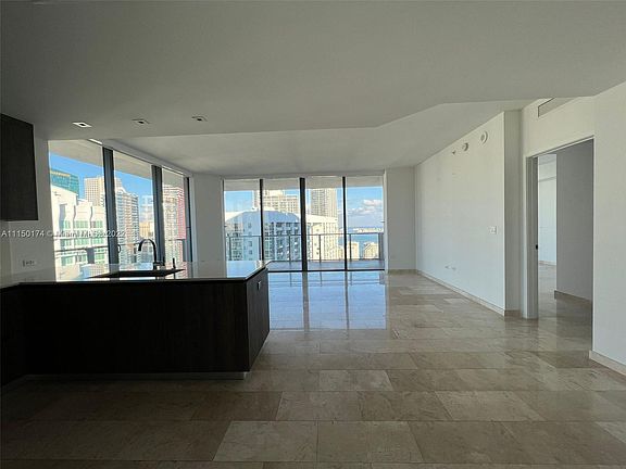 4th image of 68 SE 6th St APT 3611