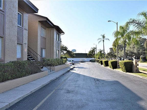 2nd image of 1575 Greenlea Dr APT 10