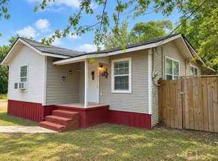 406 N Howard St, Gladewater, TX 75647