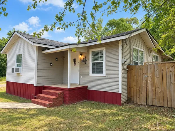 406 N Howard St, Gladewater, TX 75647