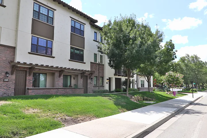 5838 W Las Positas Blvd — Photo 2