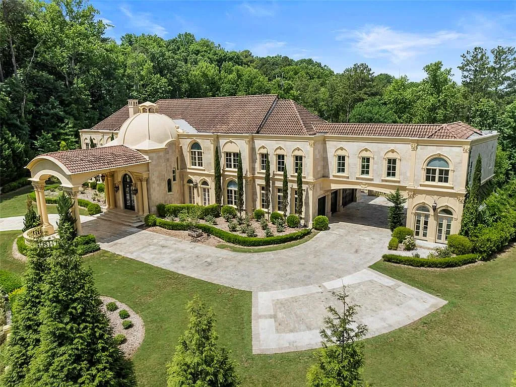 8 bed, 15.0 bath, 25387 sqft, $48,000 — Photo 2
