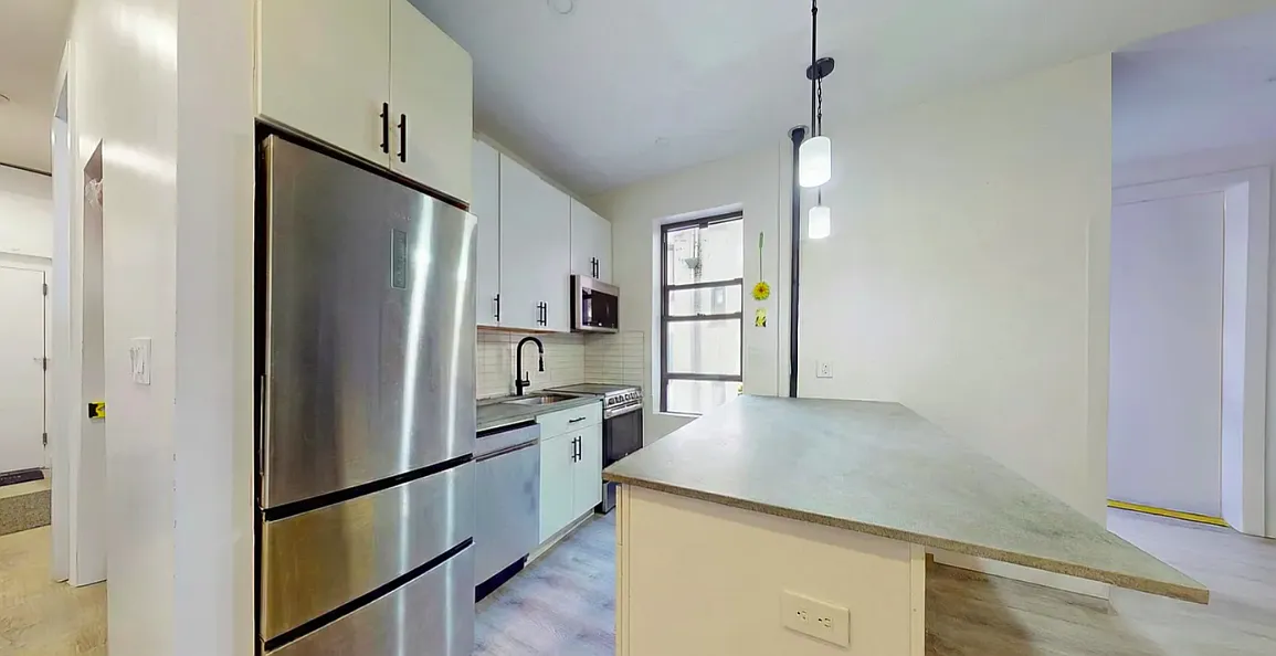 34-04 34th Avenue — Photo 1