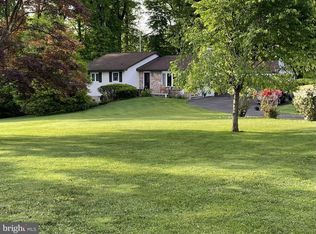 9 W Buttonwood Dr, Churchville, PA 18966