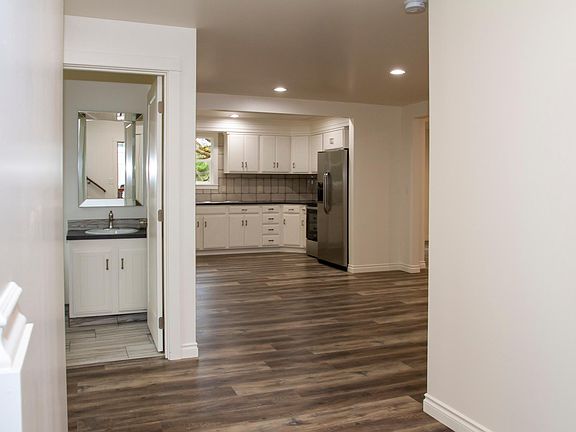 Kitchen and common bathroom