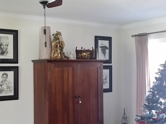 2nd image of 1900 Mountainview Dr