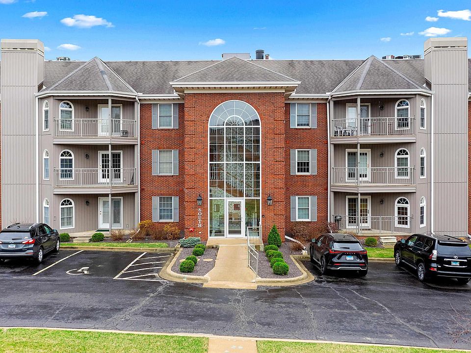 1st image of 5200 N Knoxville Ave APT 204S