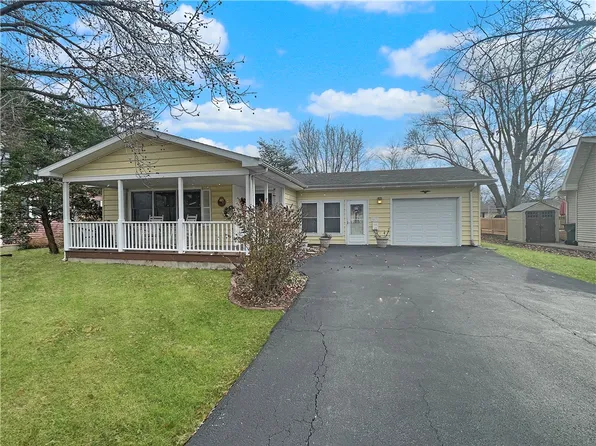 513 E Delaware Ave, Casey, IL 62420