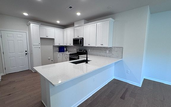 5th image of 1006 Greenwich Dr #1006