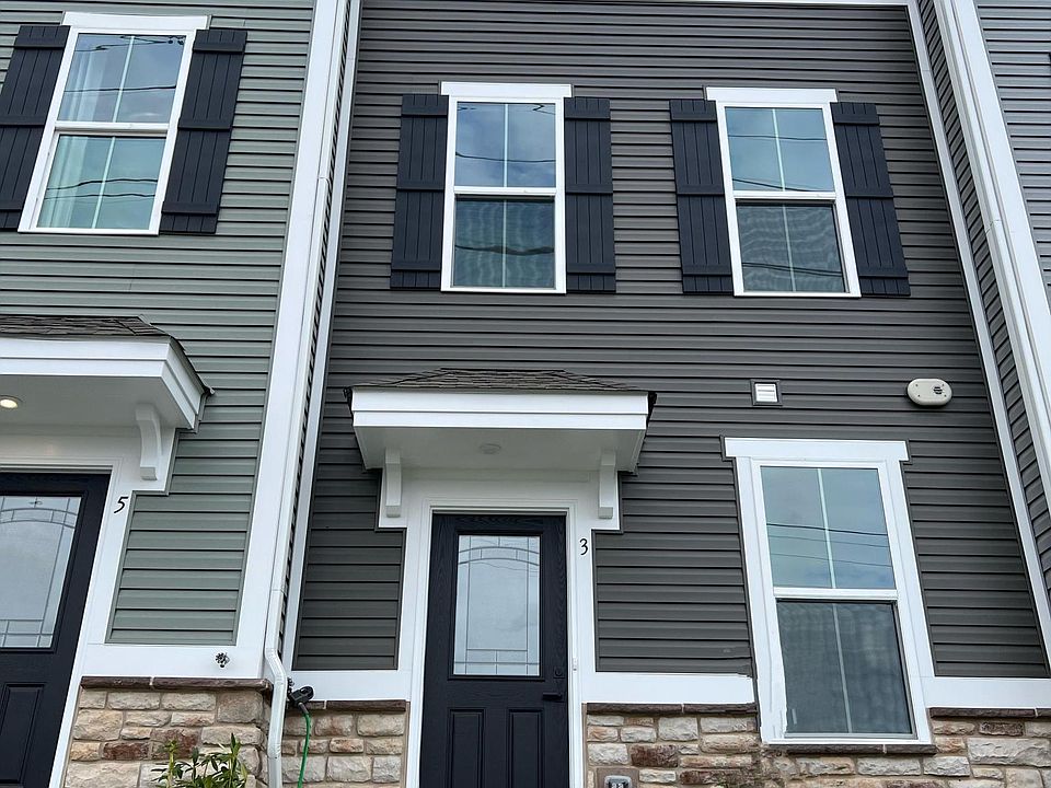 1st image of 3 Sidney Ln