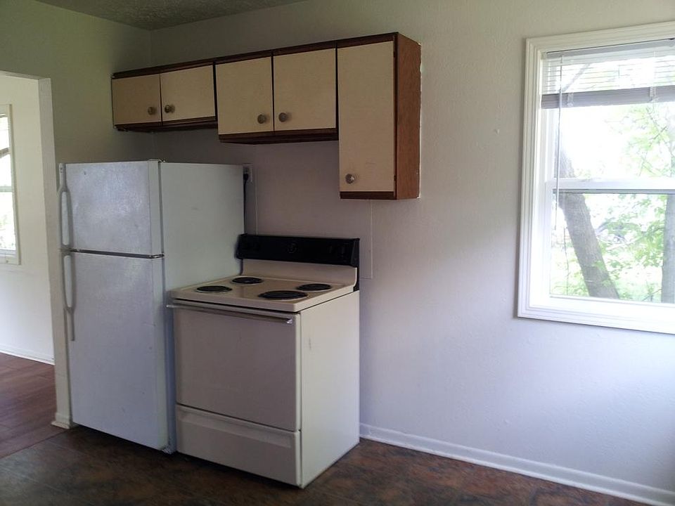 2nd image of 3216 Sheffer Ave