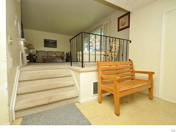 4th image of 406 Johnston Dr
