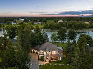 5833A Rideau Valley Dr N, Ottawa, ON K4M1B3