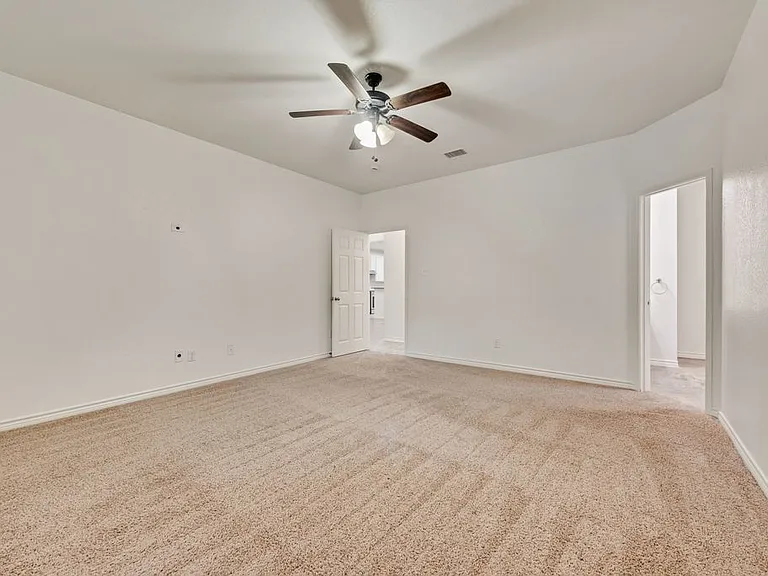 1816 Castle Creek Dr — Photo 16