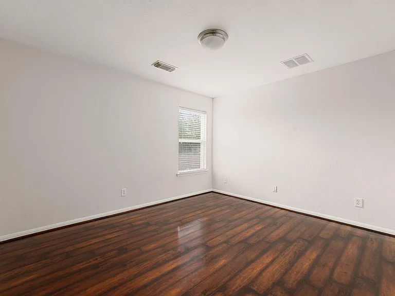 21426 Venture Park Dr — Photo 31