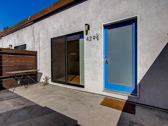 5th image of 429 N Vendome St #1/4