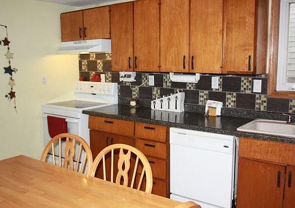 2nd image of 406 N Van Gordon Ave