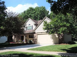 4893 Waldon Woods Dr, Commerce Township, MI 48382