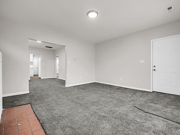 4th image of 3304 Clairmount St #1B