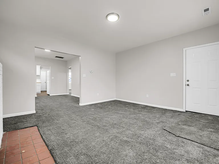 3304 Clairmount St #1B — Photo 4