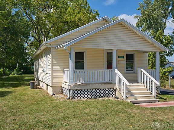 2nd image of 3035 Oakmont Ave