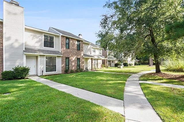 1st image of 213 Pineridge Ct #213