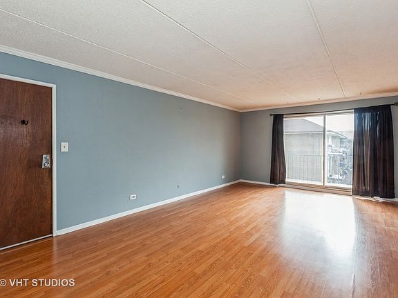 2nd image of 5S066 Pebblewood Ln APT B9