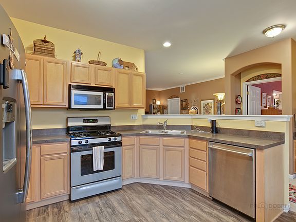 5th image of 390 N Carlisle Ct #0