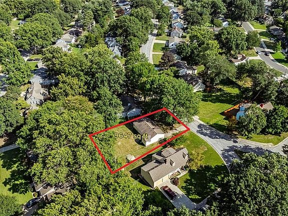 9647 square foot lot with surrounding mature trees