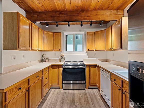 5th image of 18117 Bass Lane NW