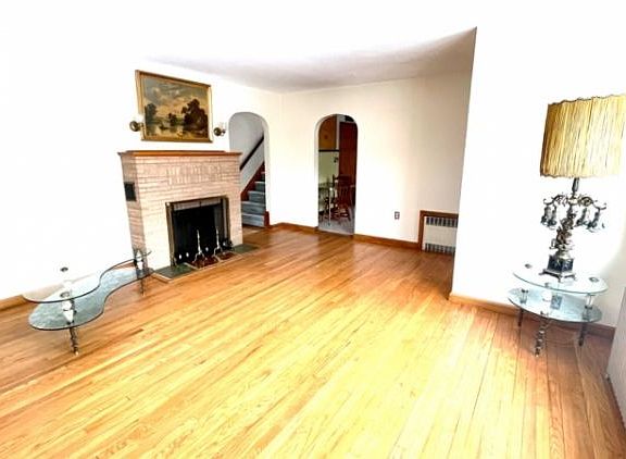 3rd image of 19 Snyder Ave