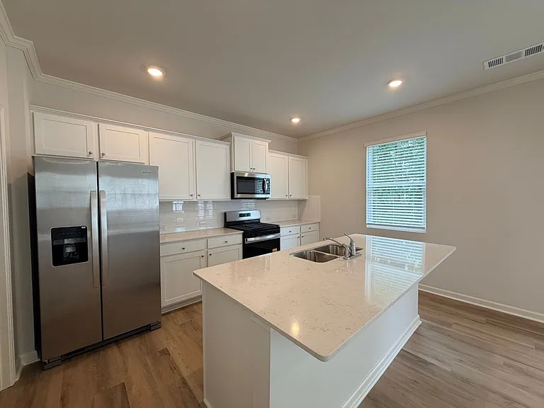 127 Biltmore Pl — Photo 7