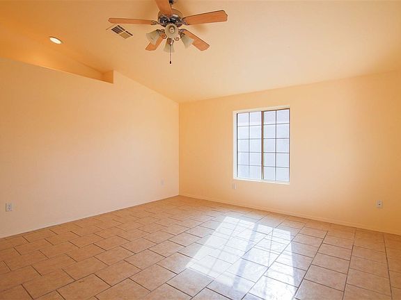3rd image of 1665 E Monreal Ln