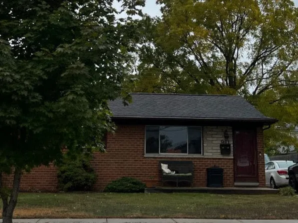 911 N Wildwood St, Westland, MI 48185