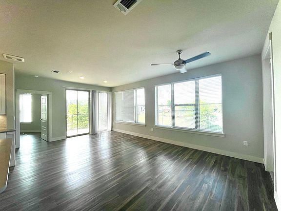 3rd image of 1729 Irving St #729