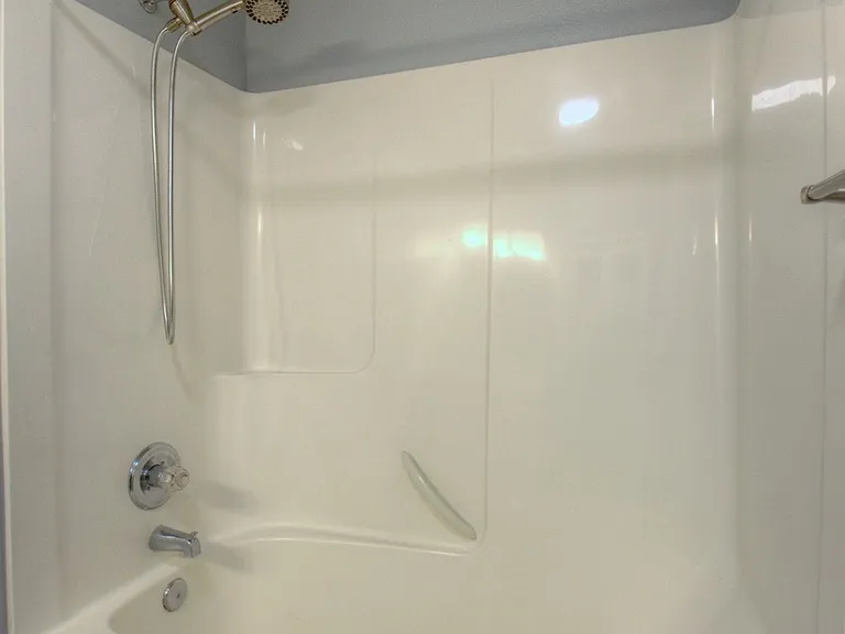 4043 Wonderwood Ln SE — Photo 3