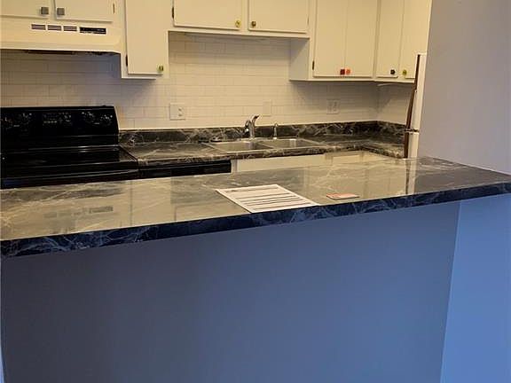 5th image of 1160 Canterbury Ct